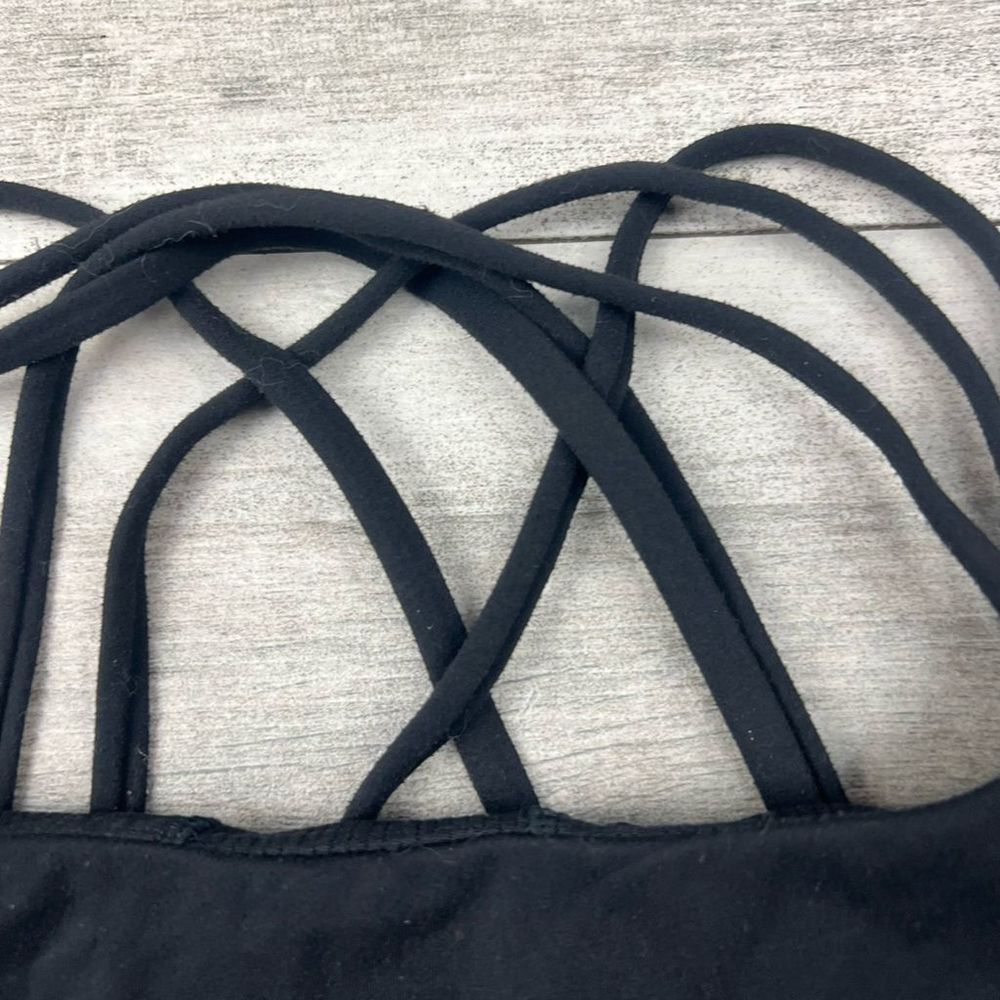 Athlete strappy sports bra - Picture 2 of 6